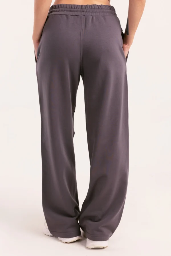 Elite Crest Sweatpants