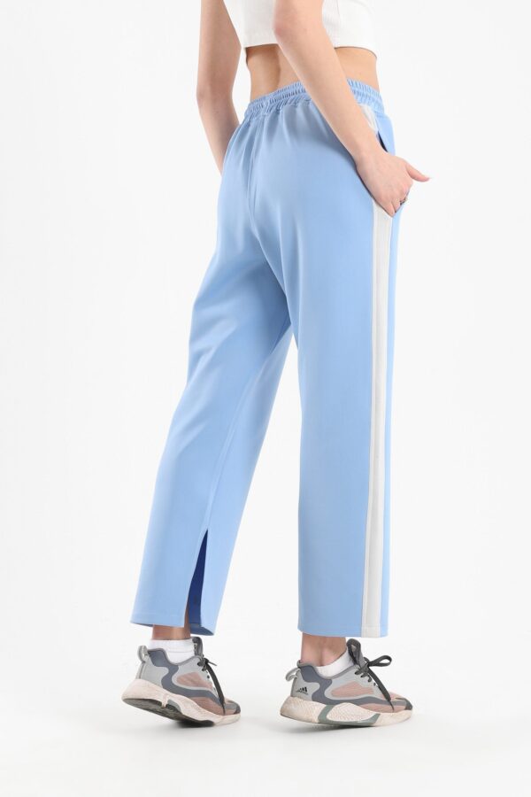 Classic slit sweatpants in baby blue