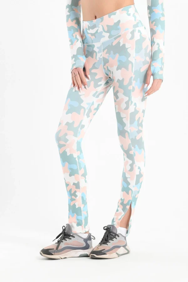 Colored camo slit printed leggings